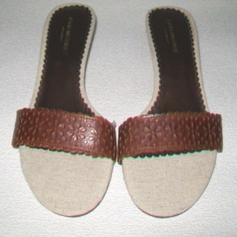 Mizrahi Brown Leather Sandals Kitten Heels NWOT